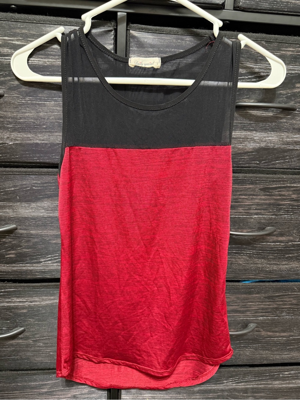 Red and Black Sleeveless Colorblock Tank Top - Casual Women's Top